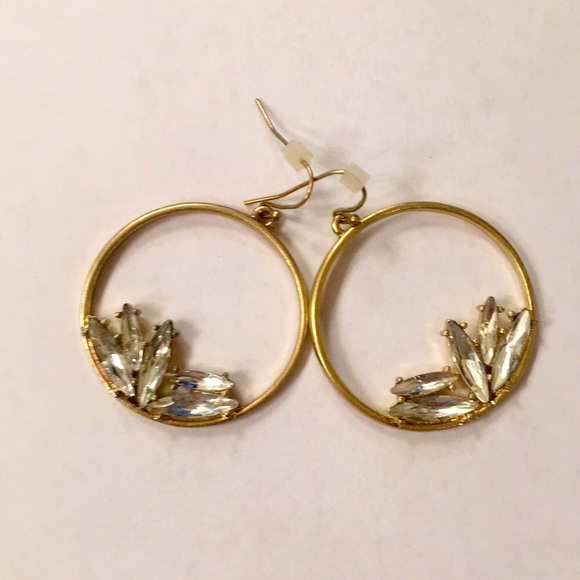 Jewelry - NWOT gorgeous gold and crystal hoop earrings